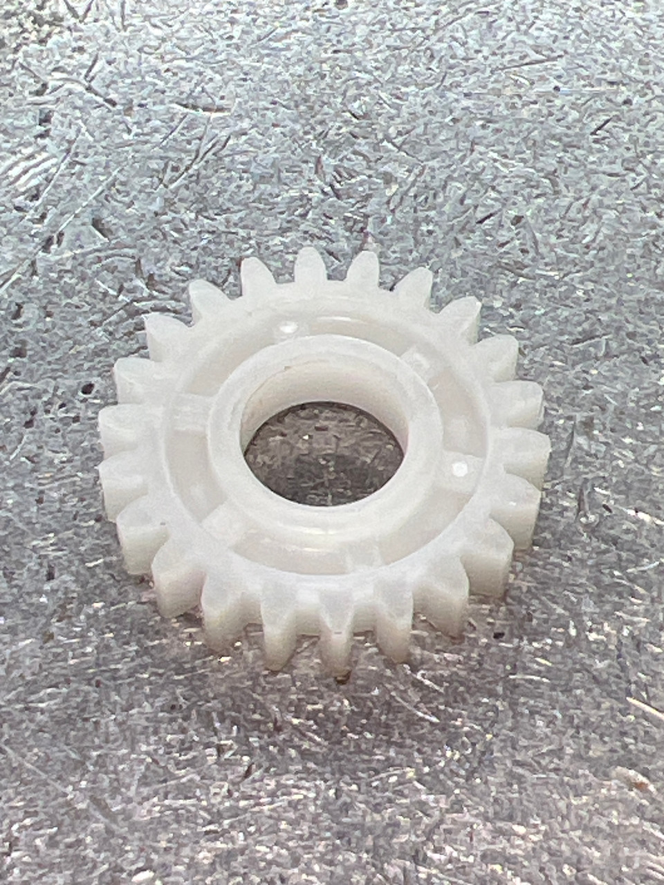 10NXH IDLE GEAR (B) (TGT0586)