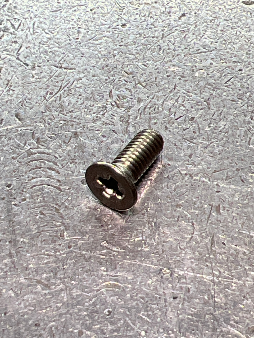 W050 SCREW