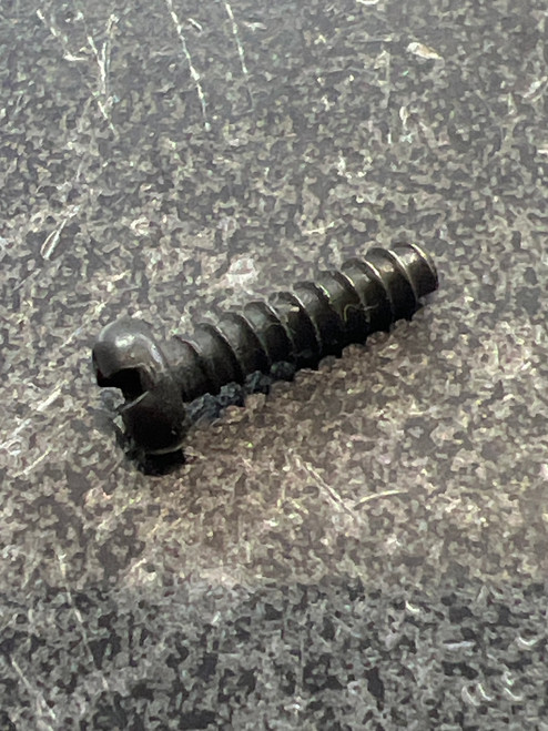 B83-5001 SIDE COVER SCREW