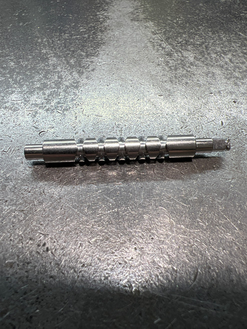 UF072-01 Worm Shaft OFL16