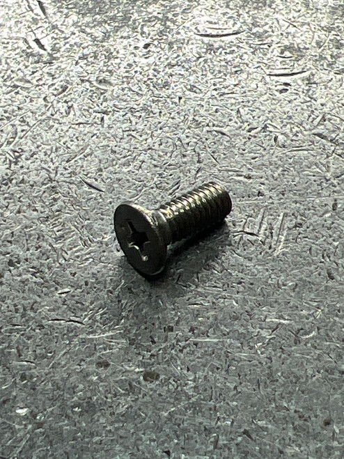 1329236 HANDLE KNOB SCREW