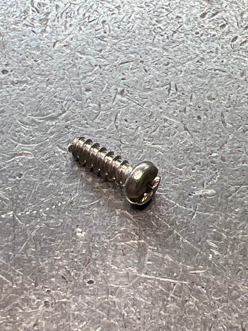 VAD057-01 S/COVER SCREW