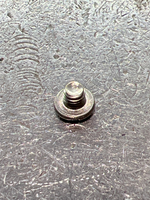 EM057-01 SCREW