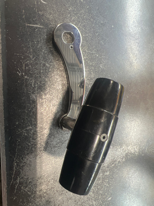 1182003 HANDLE ASSEMBLY 24-117