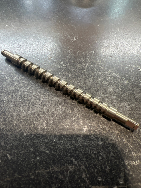 051-7601 WORM SHAFT