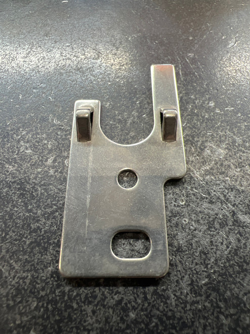 E34-5401 YOKE PLATE