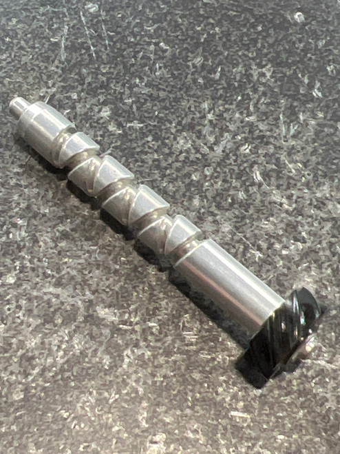 F18-2101 WORM SHAFT