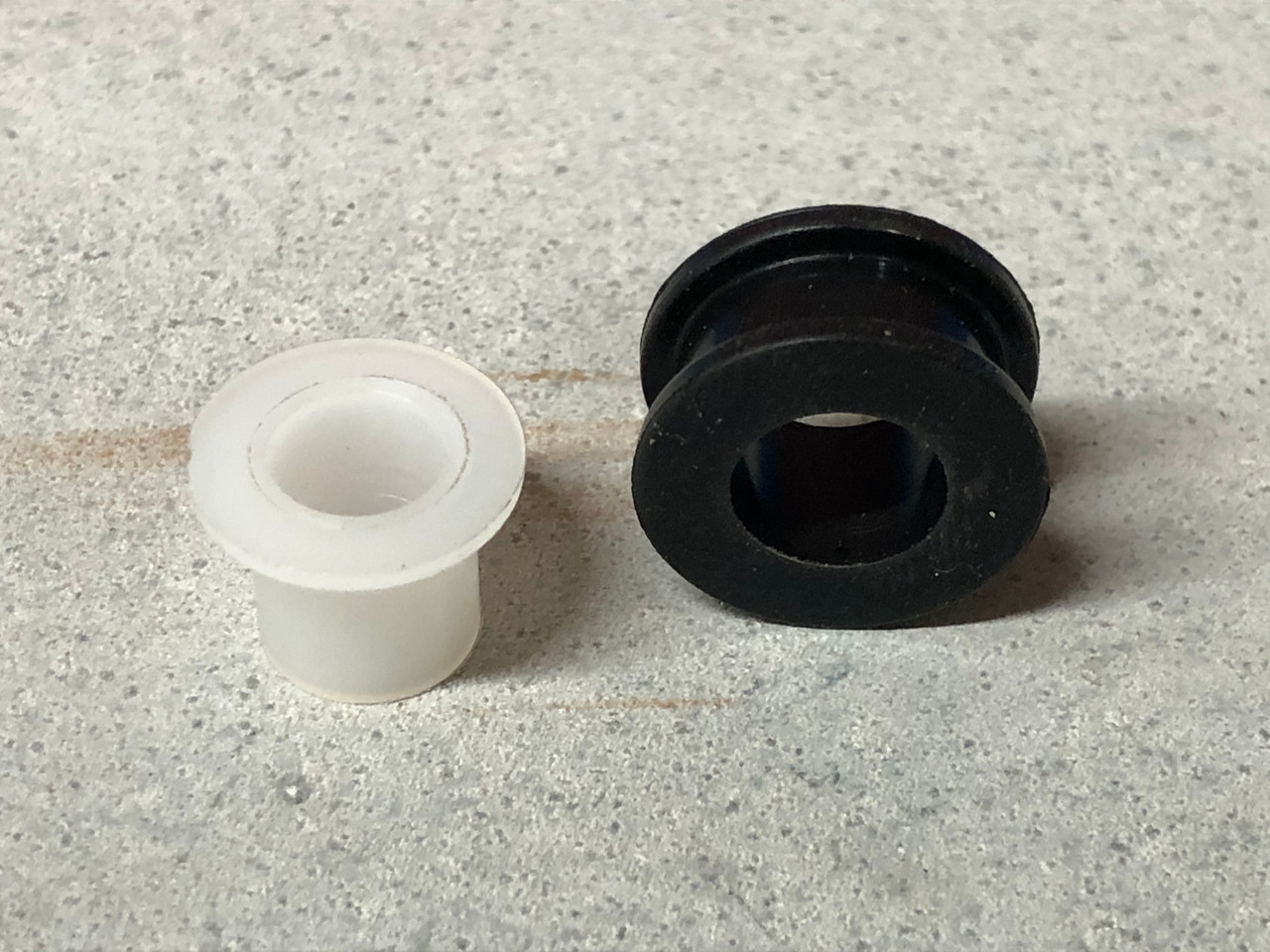 Throttle Lever Grommet with Bushing - Quadrajet Power Store