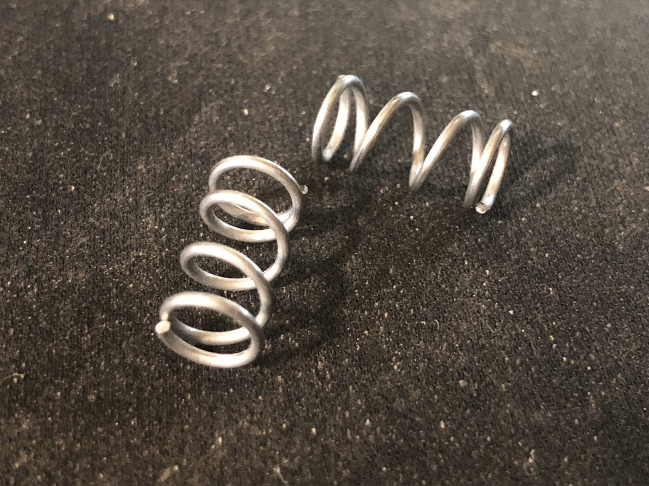 Idle Mixture Screws with Springs, New 10-32 x 1.6 - Quadrajet