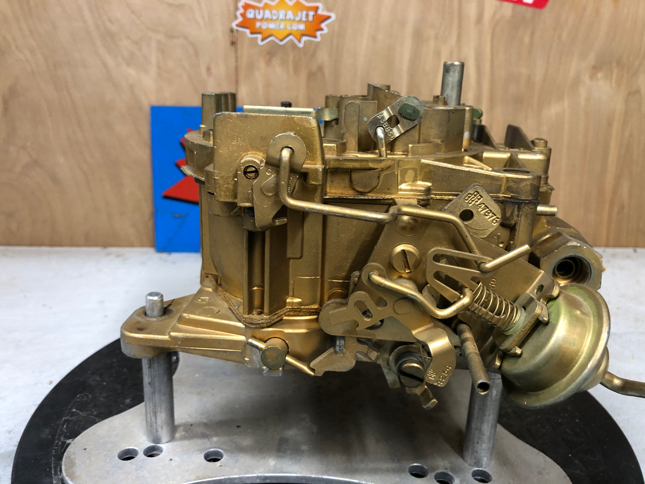 Chevrolet 1974 350 4 speed 7044203 ENGINEERING MASTER - Quadrajet