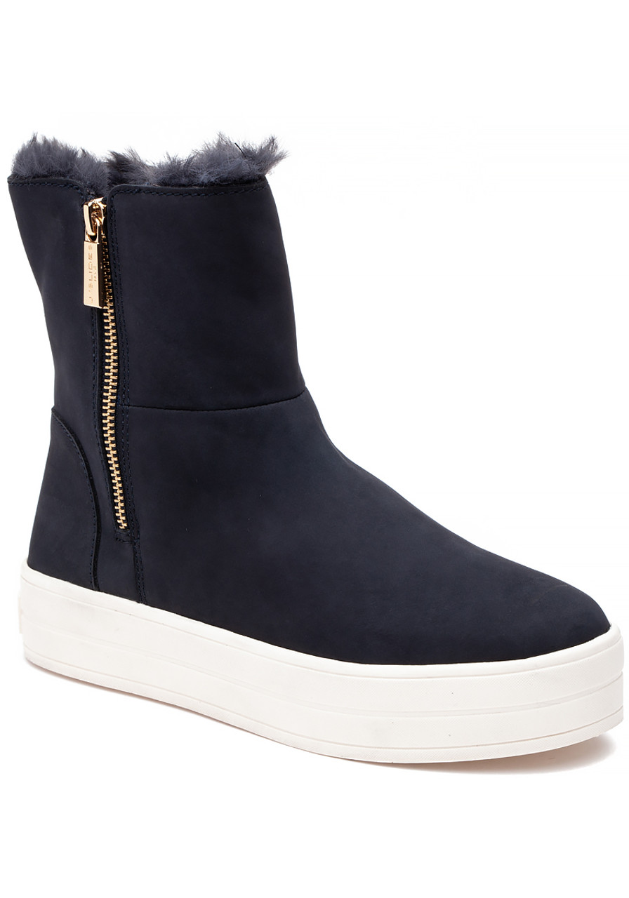 j slides henley boot