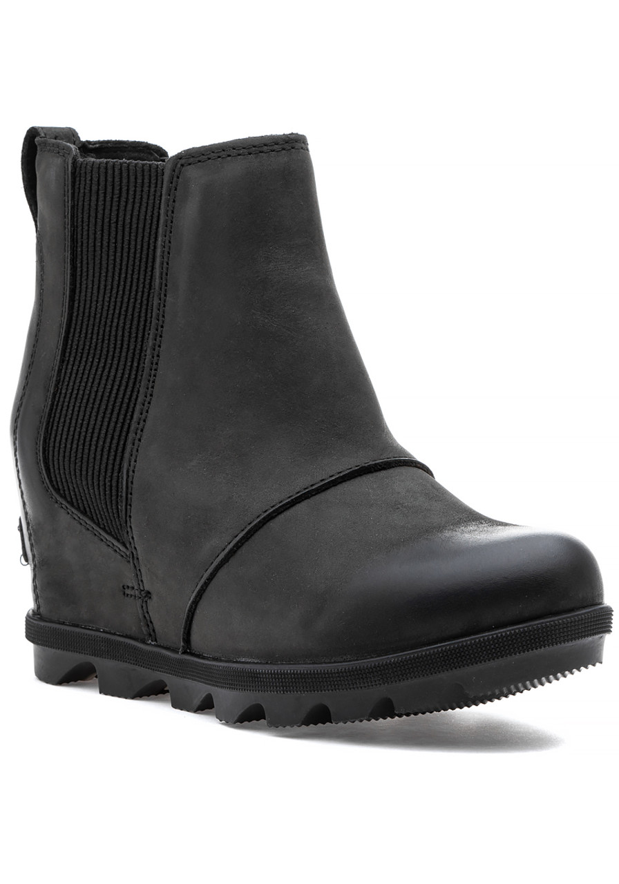 joan of artic wedge boot