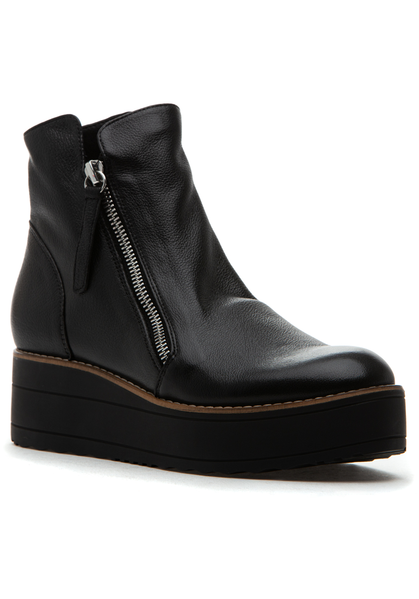 Black/Black Leather