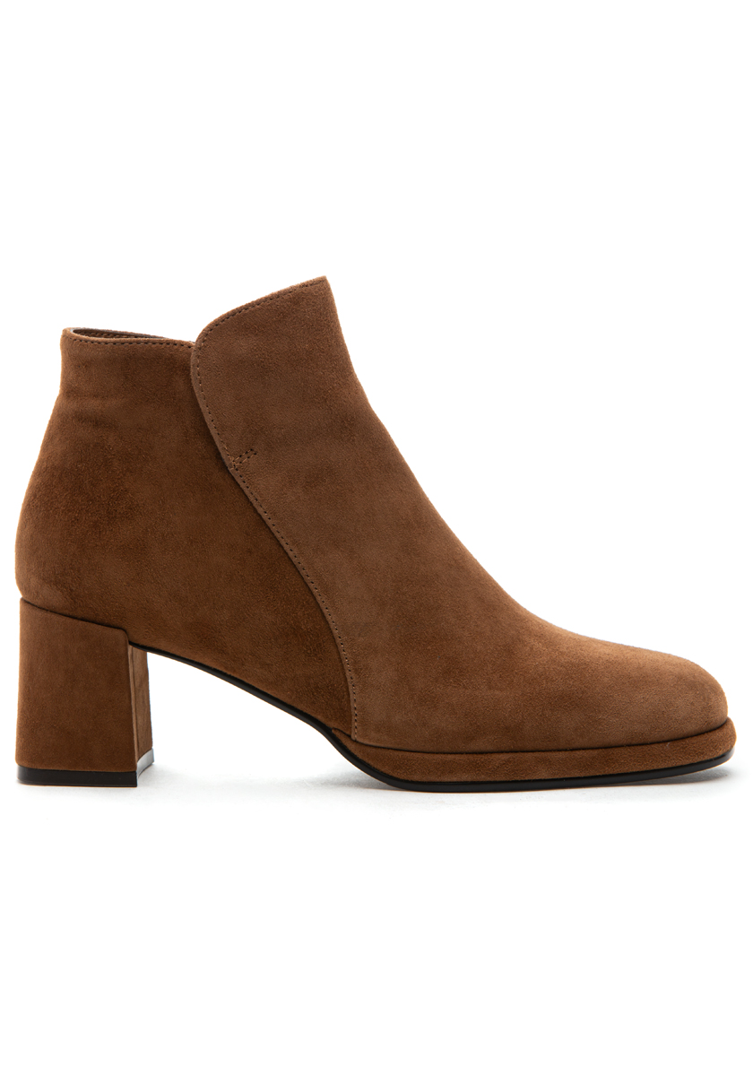 Cuoio Suede