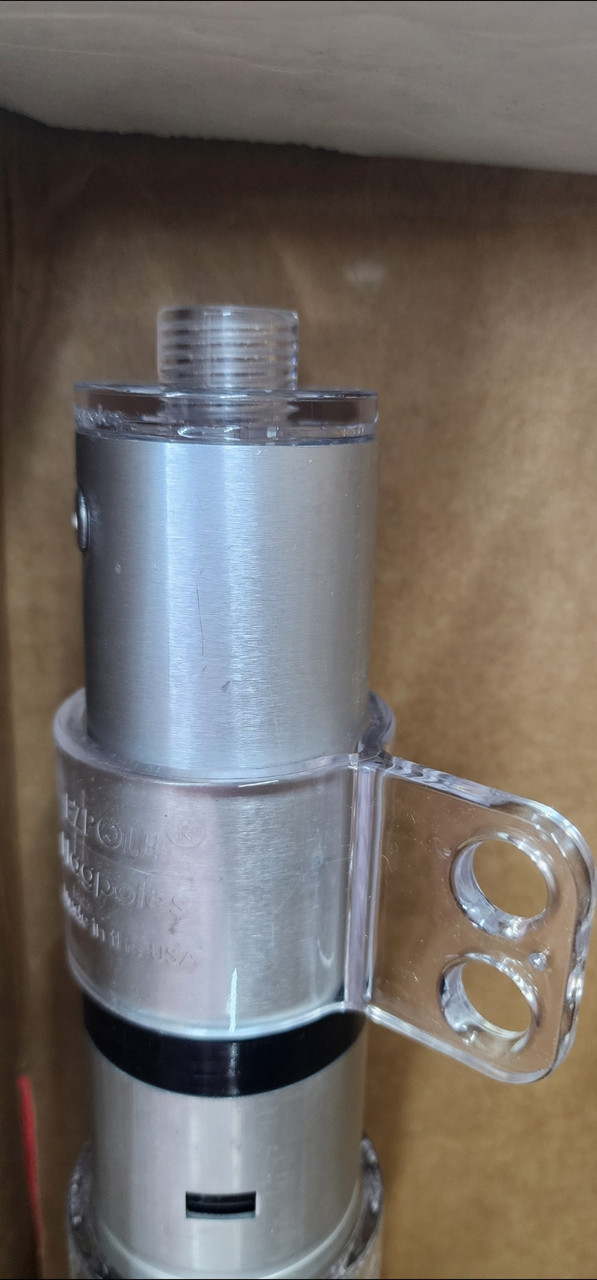 Easy locking system to set height from 9'6" to 21'