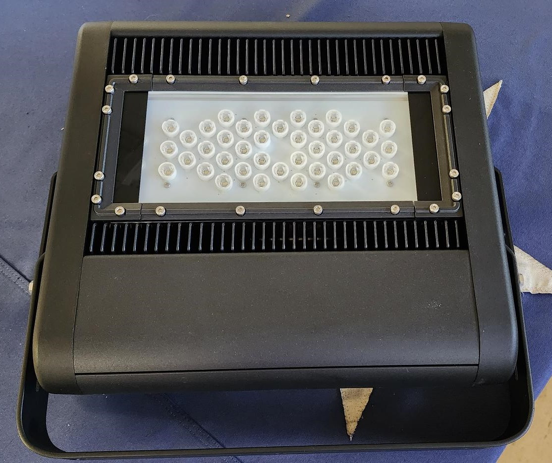 LUX-80 - High End Commercial LED Flagpole Light