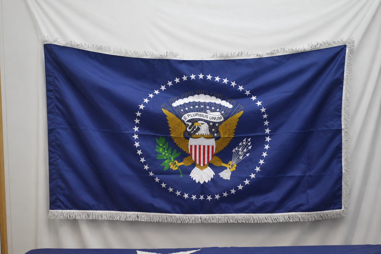 U.S. Presidential Fringed Lobby Set- Indoors