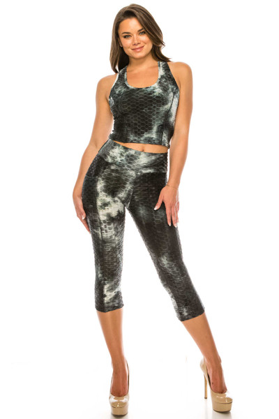 Wholesale 2 Piece Scrunch Butt Sport Capris and Crop Top Set with Pockets Wholesale 2 Piece Scrunch Butt Sport Capris and Crop Top Set with Pockets
