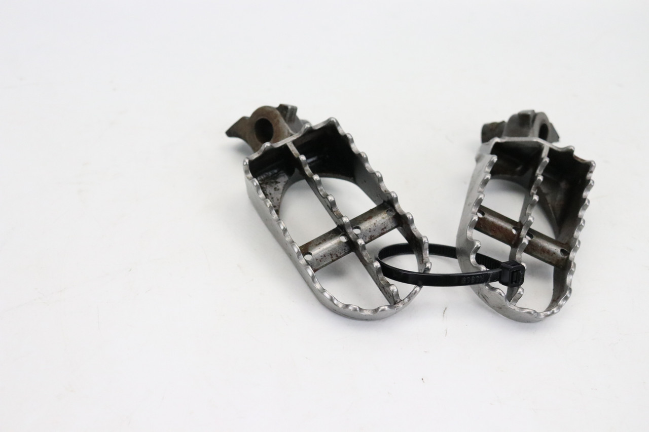 CR125R CR250R 1995-1999 Left + Right Foot Pegs Pair Set Honda 50642-KZ3-600 #25