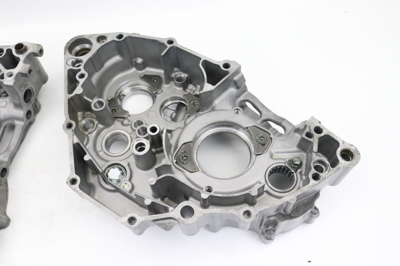 YZ250F 2006 Crankcases Engine Cases Pair RH+LH Yamaha 5XC-15150-13-YX #15