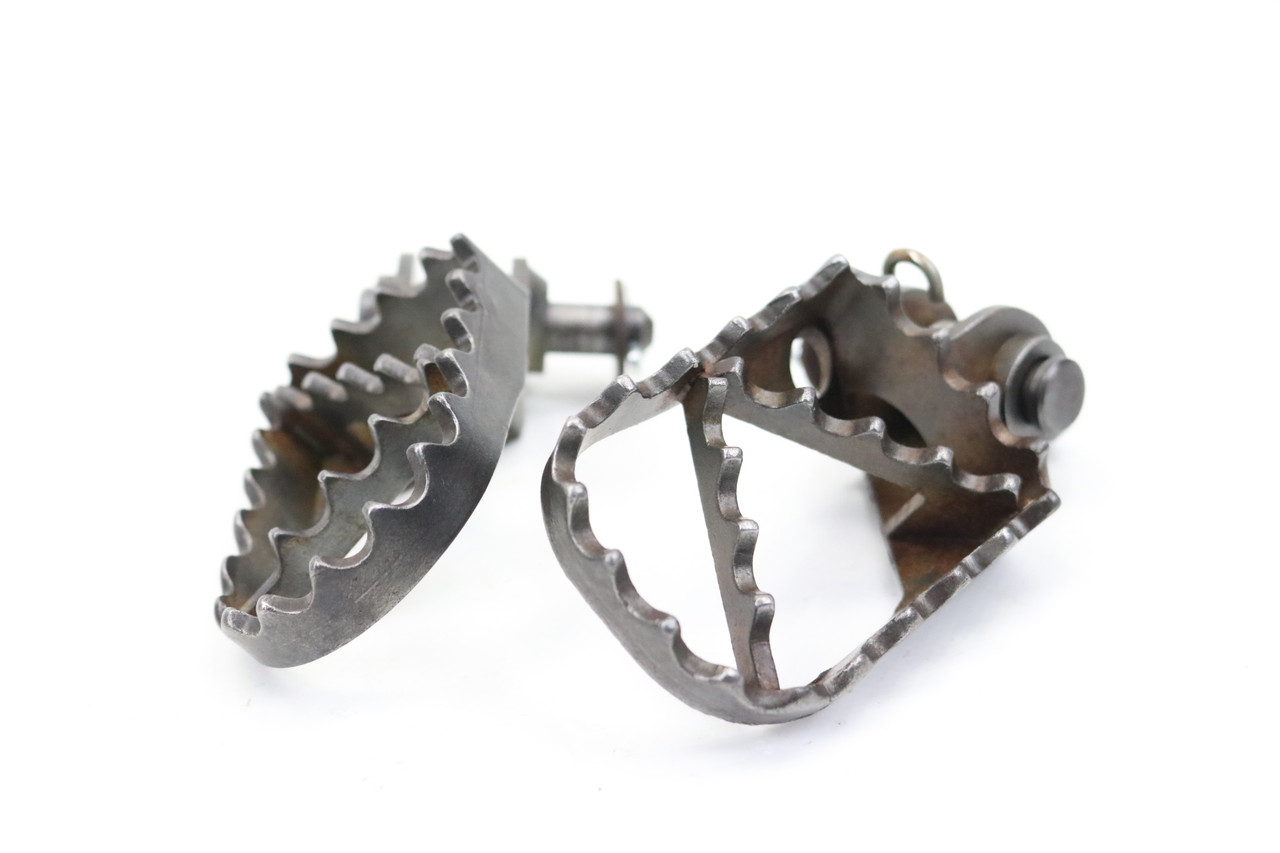 125-540 EXC SX 00-02 Footrests LH+RH Footpegs KTM 47103040000 #270