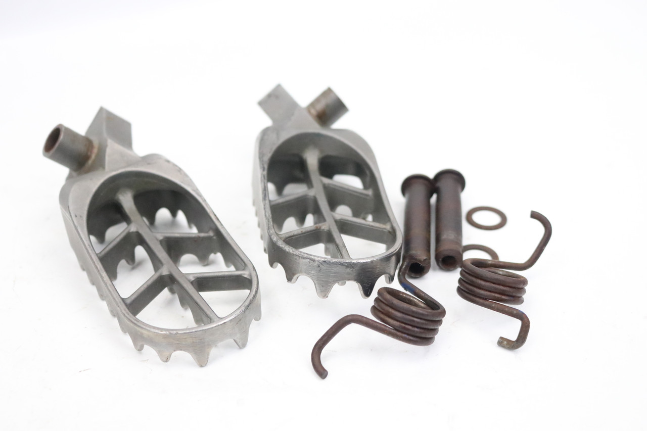 YZ250F 05-07 YZ450F 04-07 Footrests LH+RH Footpegs Yamaha #272