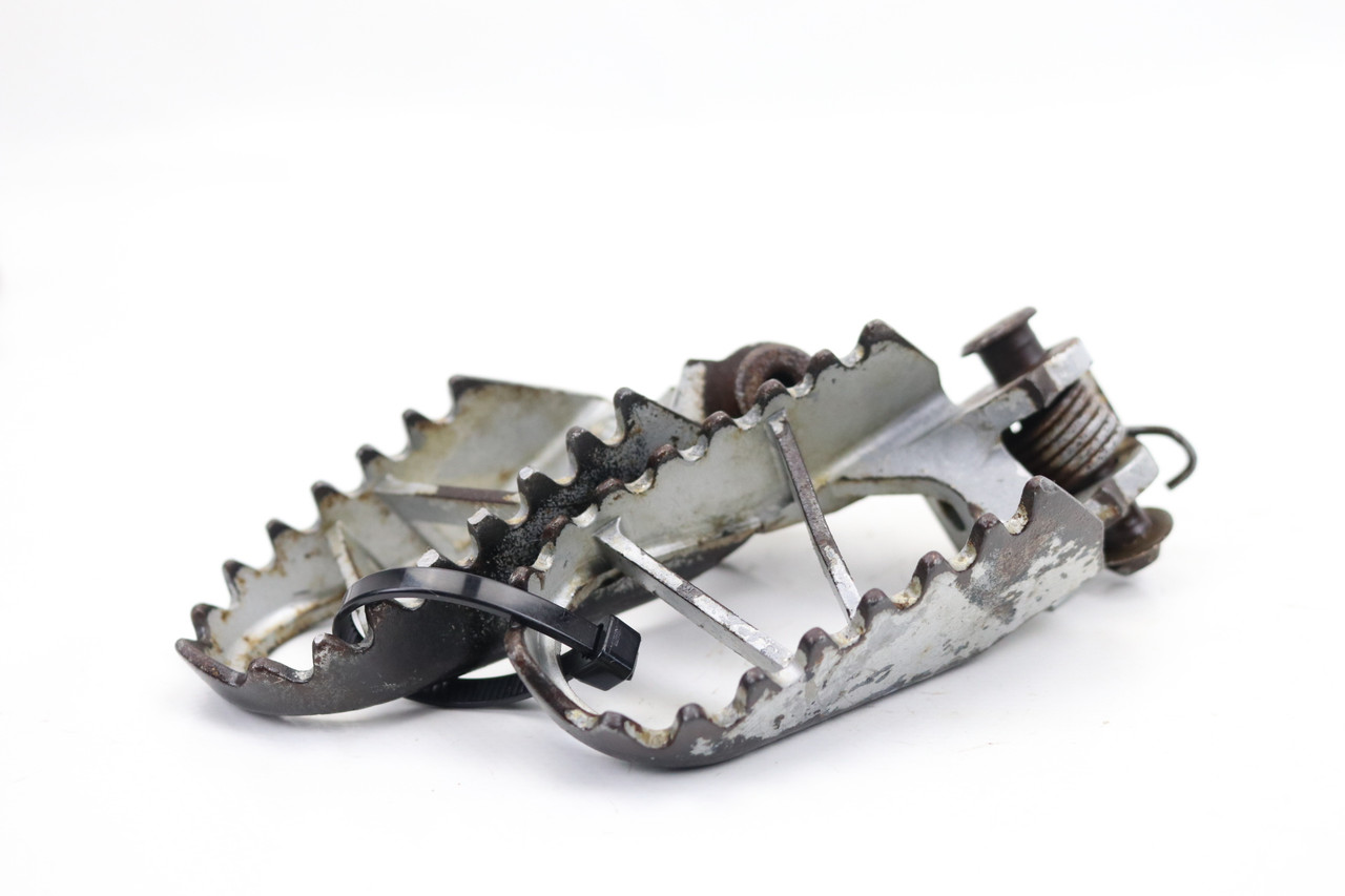 KX85 01–22 KX100 00–05 Footrests LH+RH Footpegs & Pins Kawasaki 340281499CE #275