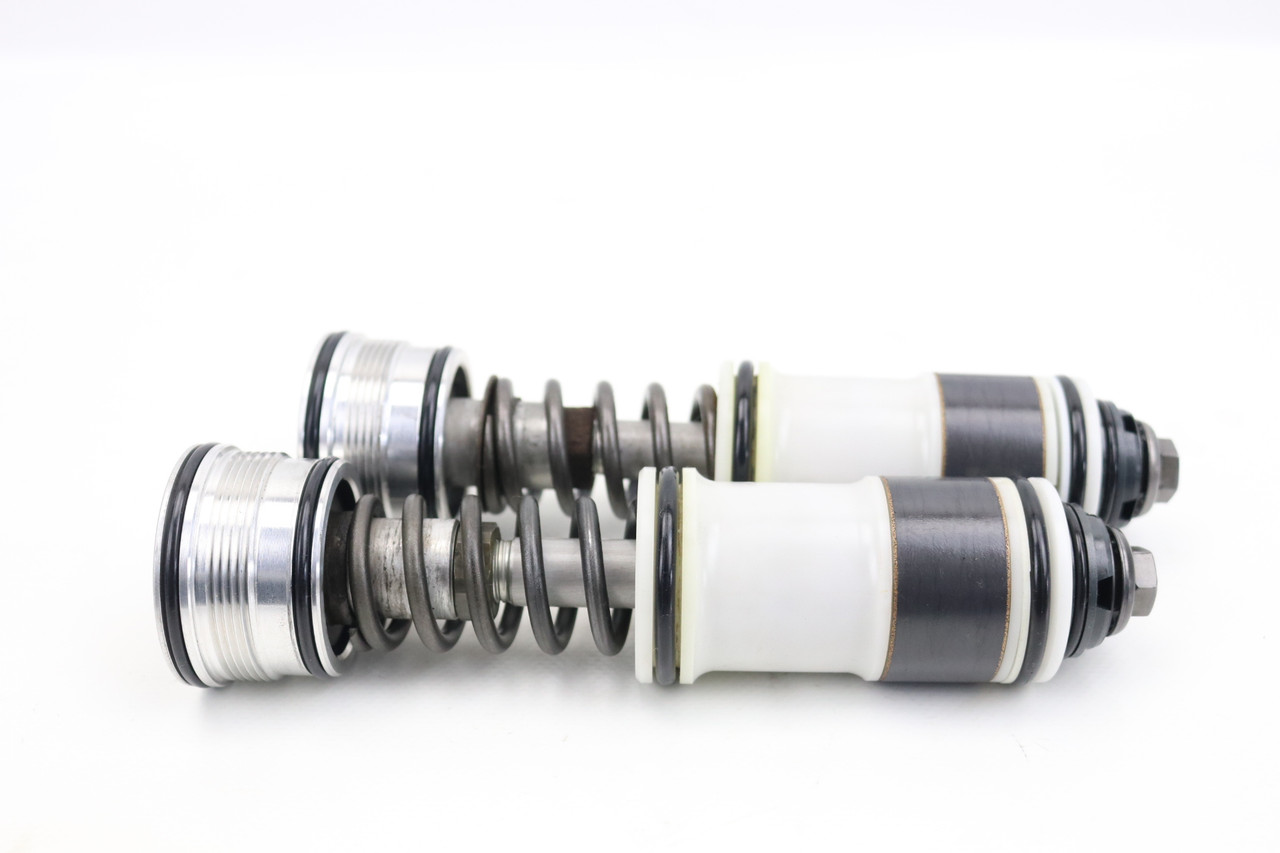 YZ250F 2005 Fork Top Cap Adjusters Pair Yamaha 5XC-2316A-N0-00 #187