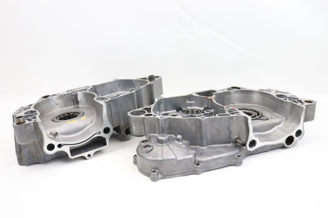 CRF450R 2002 Crankcase Set Engine Cases Honda 11100-MEB-305 #36