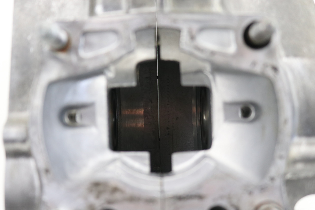 RM85 02-06 RM85L 03-06 Crankcase Set Engine Cases Suzuki 11300-03852 #288