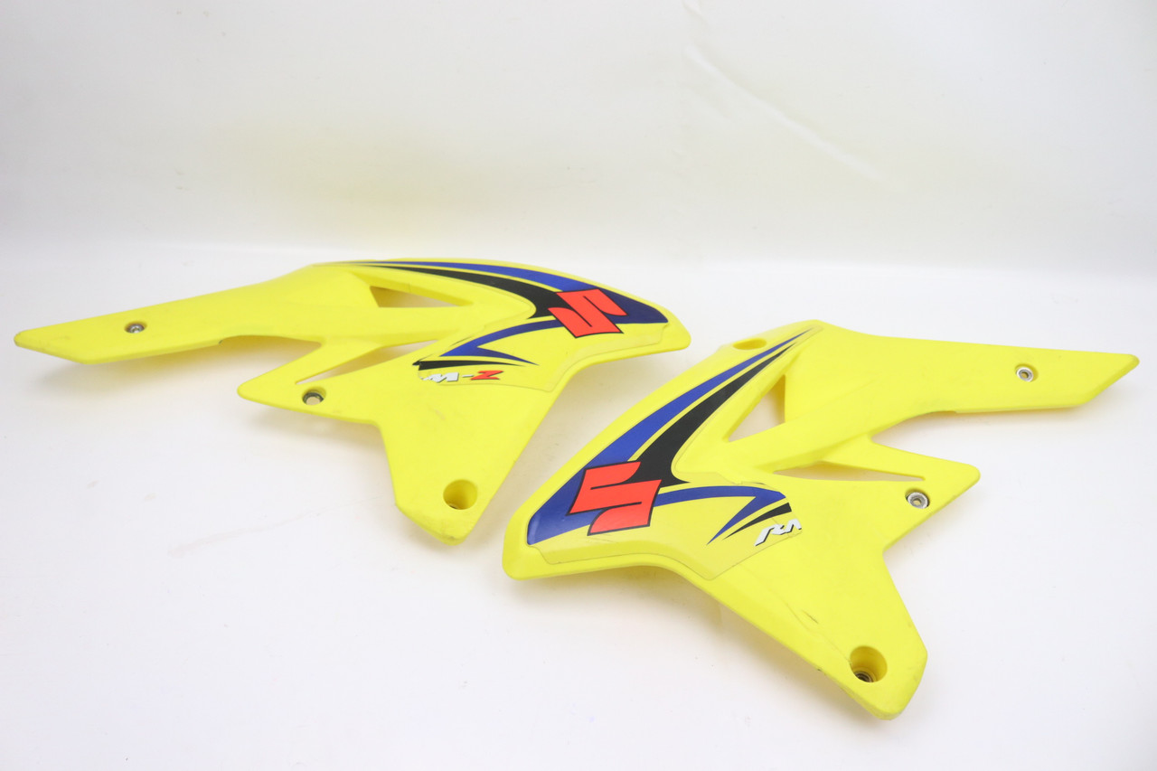 RM-Z250 2007–2009 Tank Shrouds Plastics Pair Suzuki 17761-10H00-YU1 #291