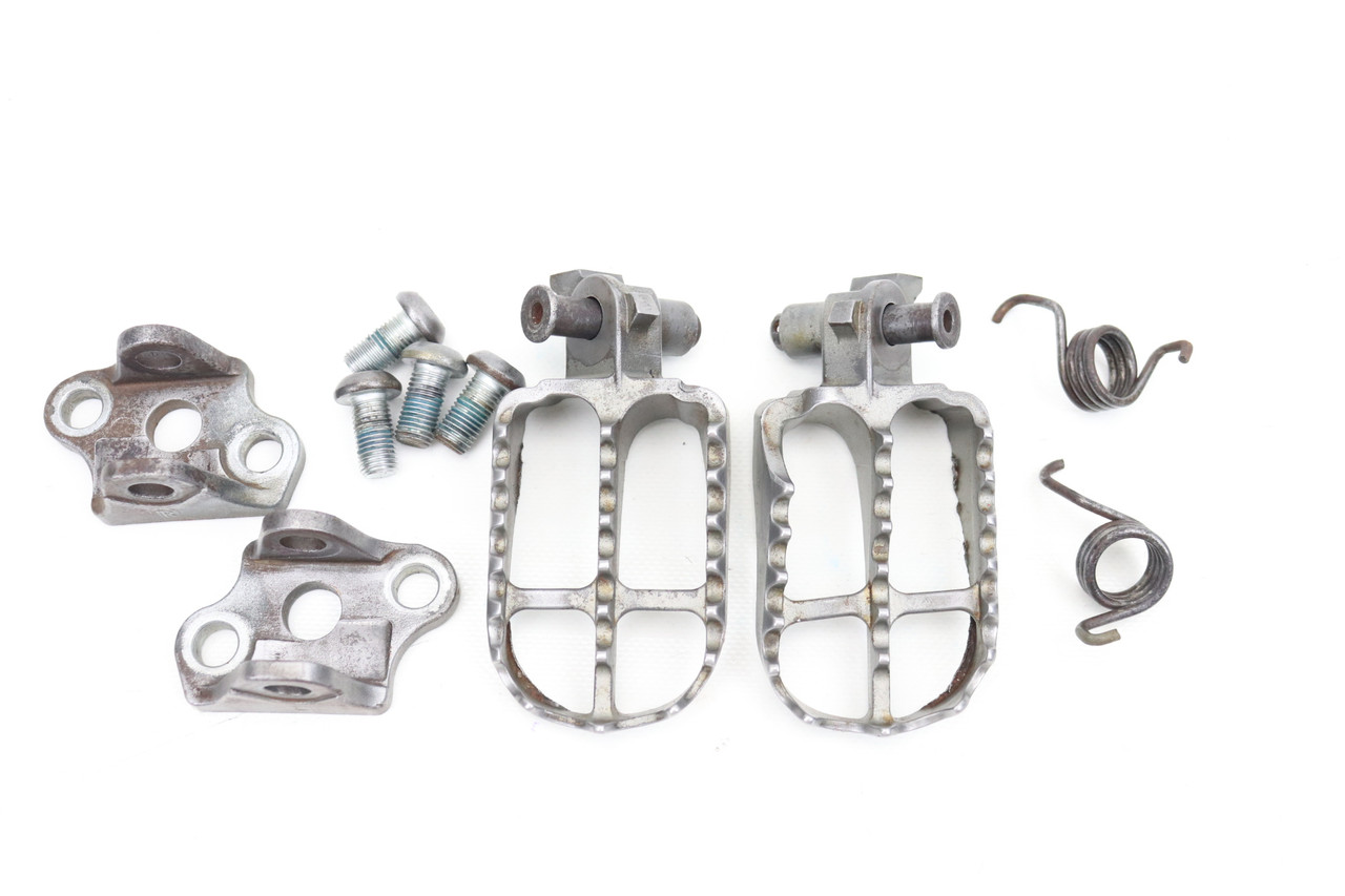 YZF / WRF 07-21 Footrests LH+RH Footpegs & Pins Yamaha #295