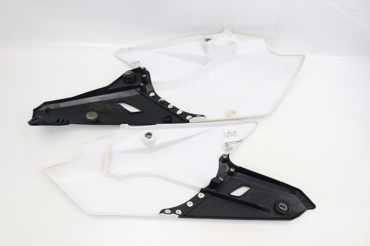 YZ250F 14–18 YZ450F 14–17 Side Panels Plastics Yamaha 1SL-21710-00-00 #297