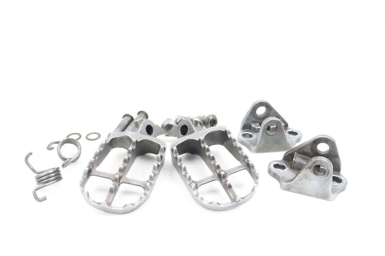 YZ450F 10–15 YZ250F 10–16 Footrests LH+RH Footpegs & Pins Yamaha #297