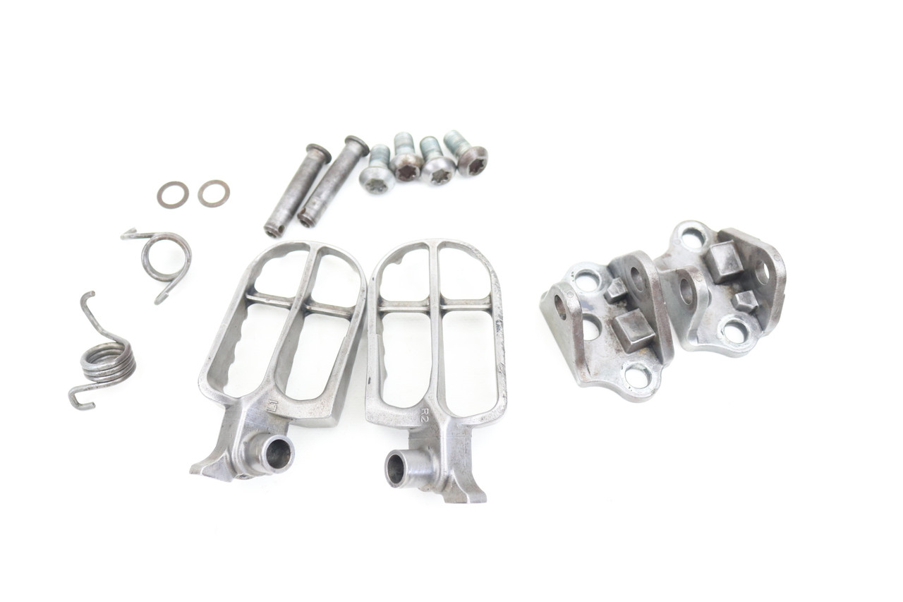 YZ450F 10–15 YZ250F 10–16 Footrests LH+RH Footpegs & Pins Yamaha #297