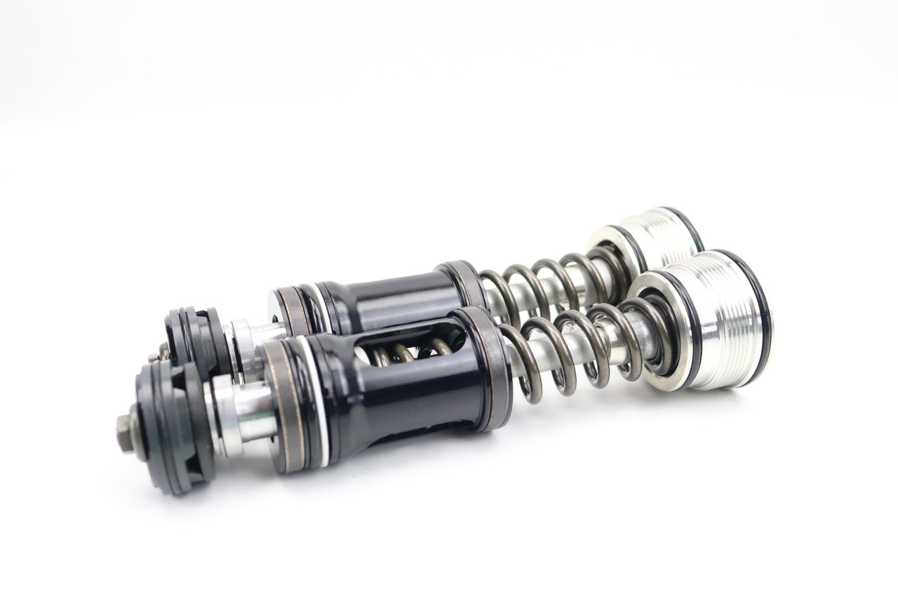 YZ250F 2009 Fork Top Cap Adjusters Pair Yamaha 5XC-2316A-W0 #300