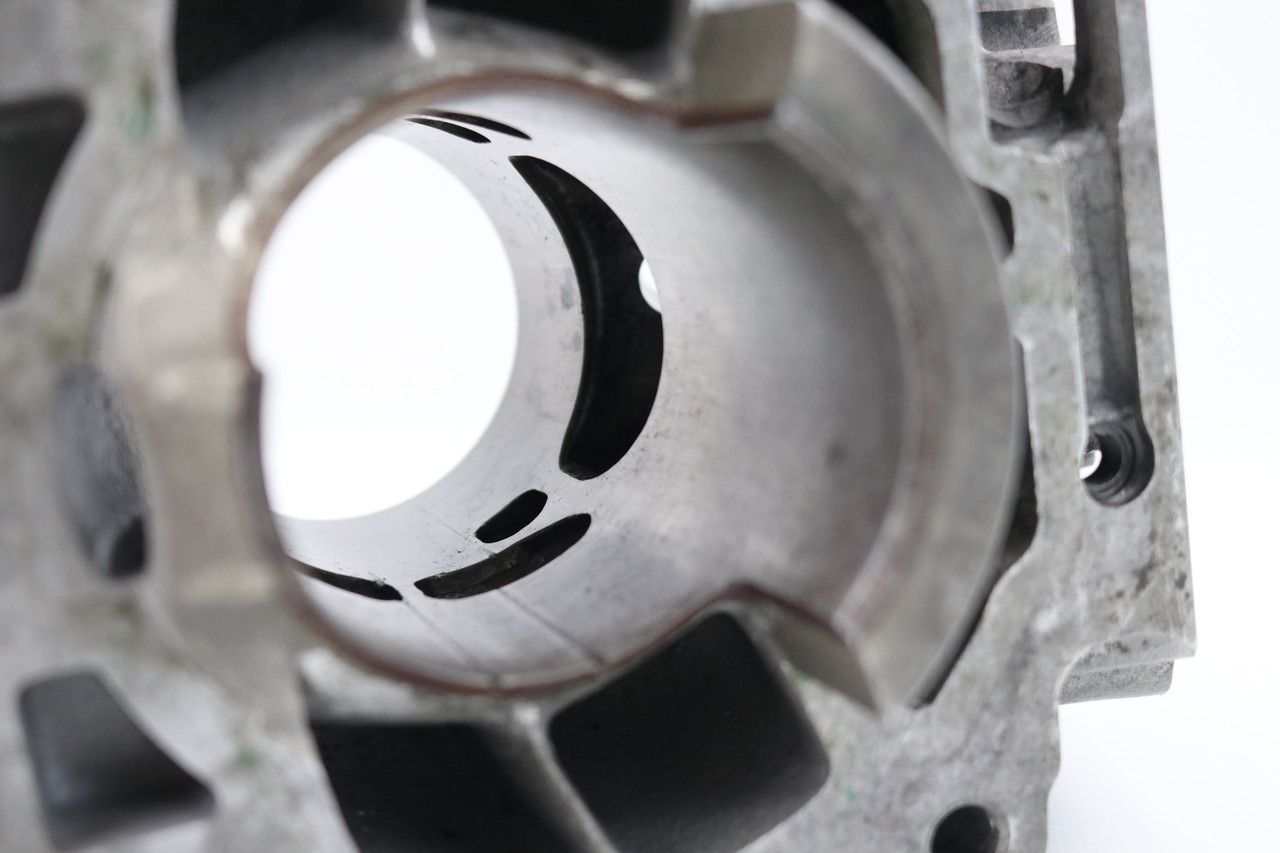 125-125 SX SXS EXC 2001 Cylinder Barrel KTM 50330005200 #305A