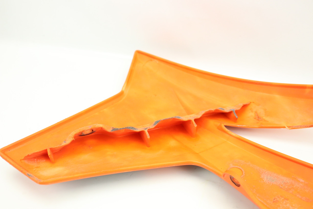 125-450 SX SX-F XC-F XC 2011 Right Hand Tank Shroud Tank Plastic KTM 7720805400004A #303
