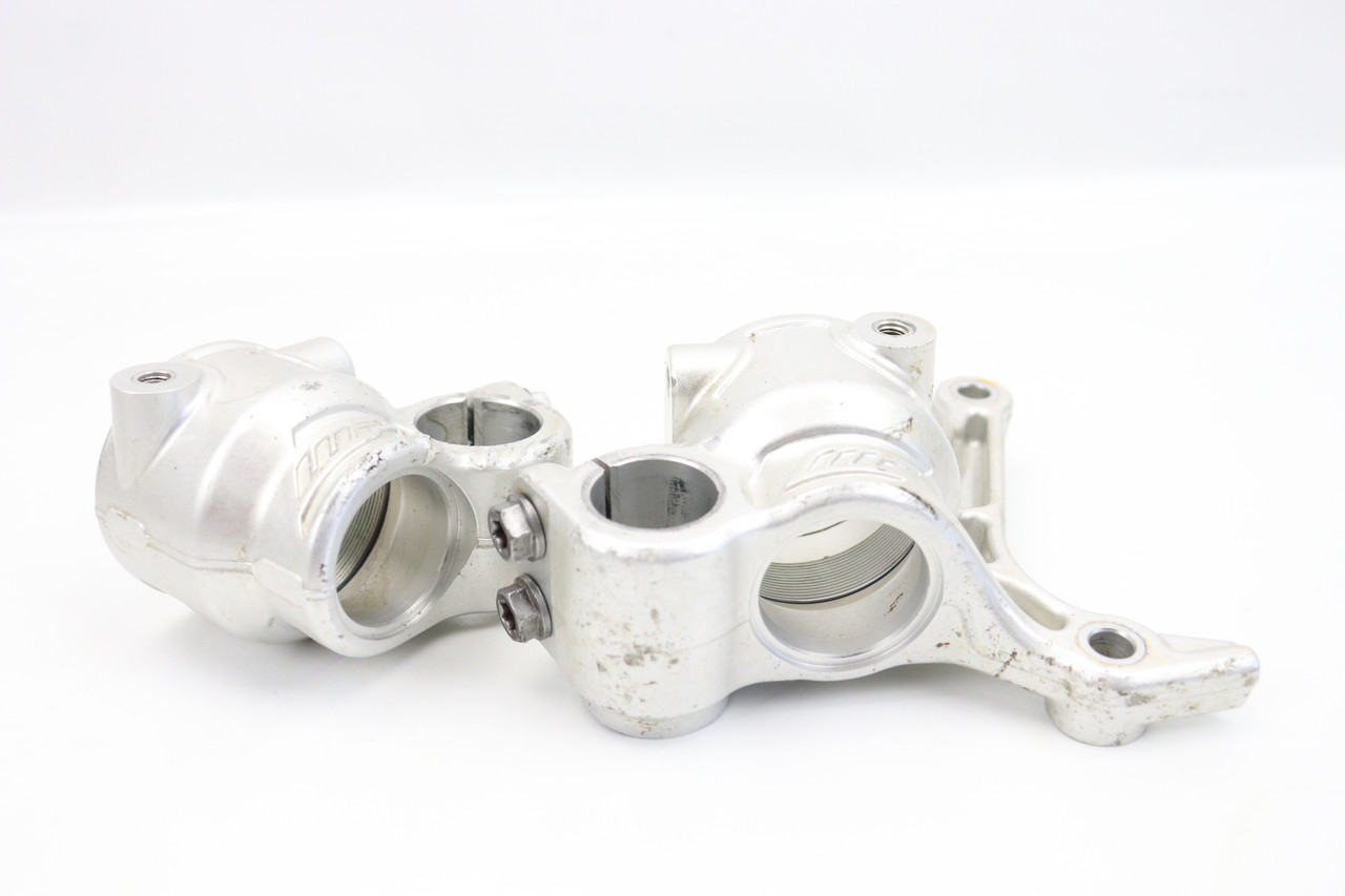 125-450 SX SX-F XC-F 2009-2014 Front Fork Lower Lugs Pair KTM 48600864SA #303