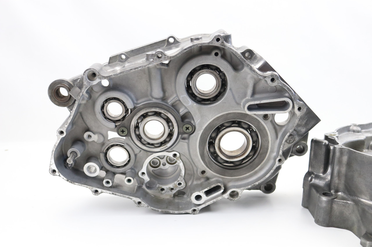 YFM660R 2001-2005 Crankcase Set Engine Cases Yamaha 5LP-15100-02-00 #305C