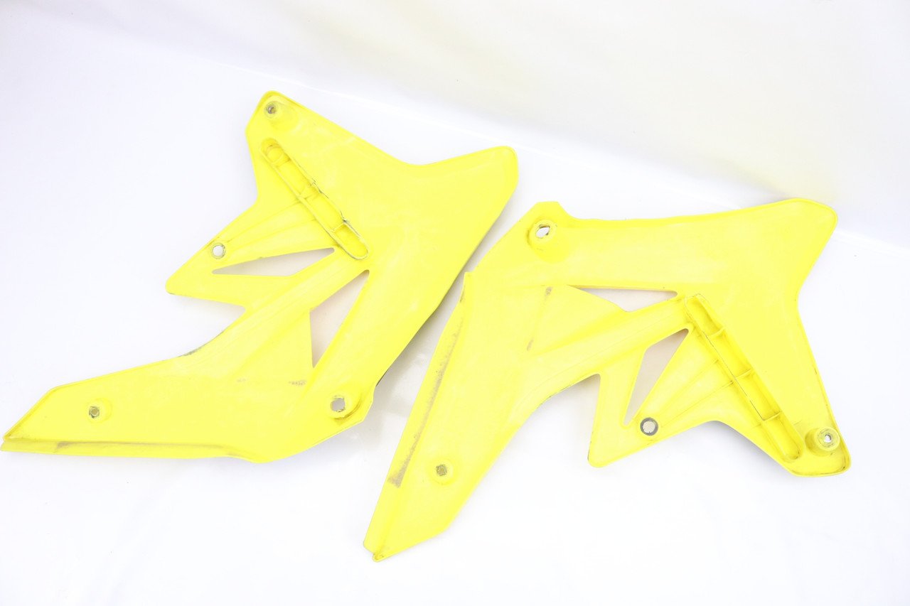 RM-Z250 2007–2009 Radiator Shrouds Plastics Pair Suzuki 17761-10H00-YU1 #308