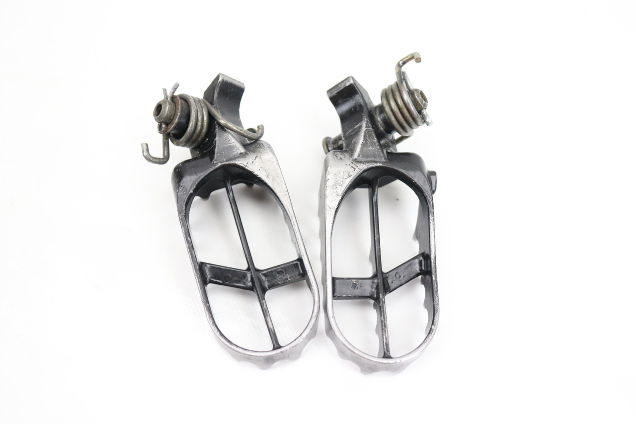 YZF / WRF / YZ 97–25 Footrests LH+RH Footpegs & Pins Yamaha 5ET-27411-00-00 #307