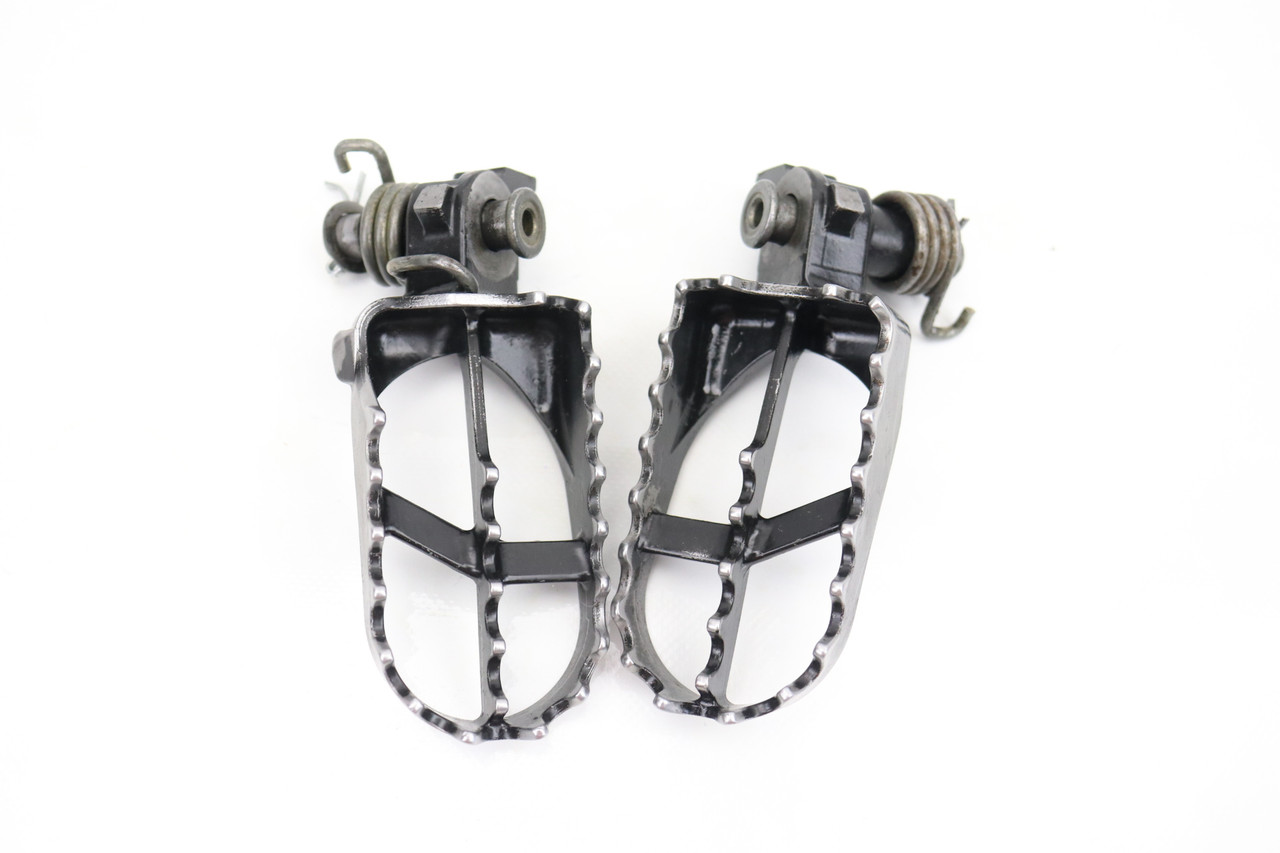 YZF / WRF / YZ 97–25 Footrests LH+RH Footpegs & Pins Yamaha 5ET-27411-00-00 #307