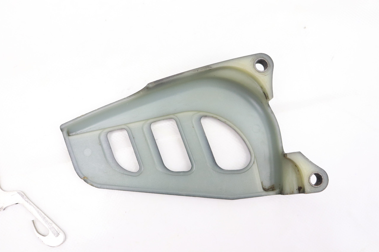 YZ426F 00–02 WR426F 01–02 Front Sprocket Cover Yamaha 5BE-17466-10-00 #307