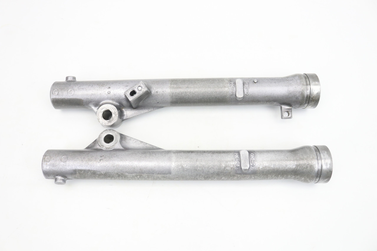 XR80R 90-00 XR100R 90-00 Front Fork Lower Cases Pair Honda 51520-GN1-762 #301