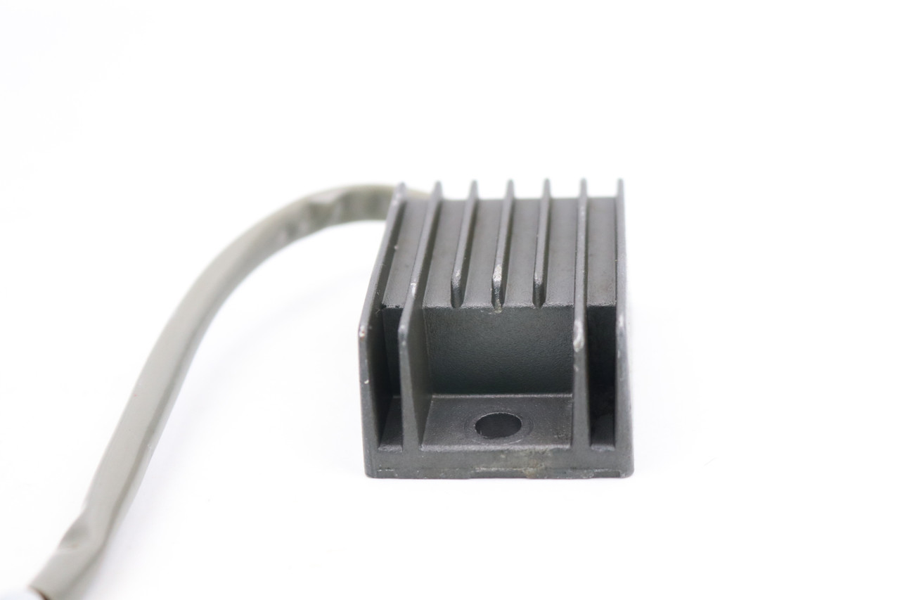 KLX300R 97–07 KDX200 97–06 Voltage Regulator Kawasaki 21066-1072 #311