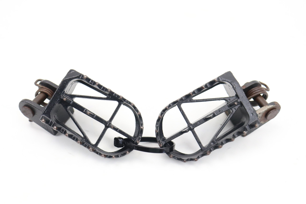 KLX300R 1997–2007 Footrests LH+RH Footpegs & Pins Kawasaki 34028-1361 #311