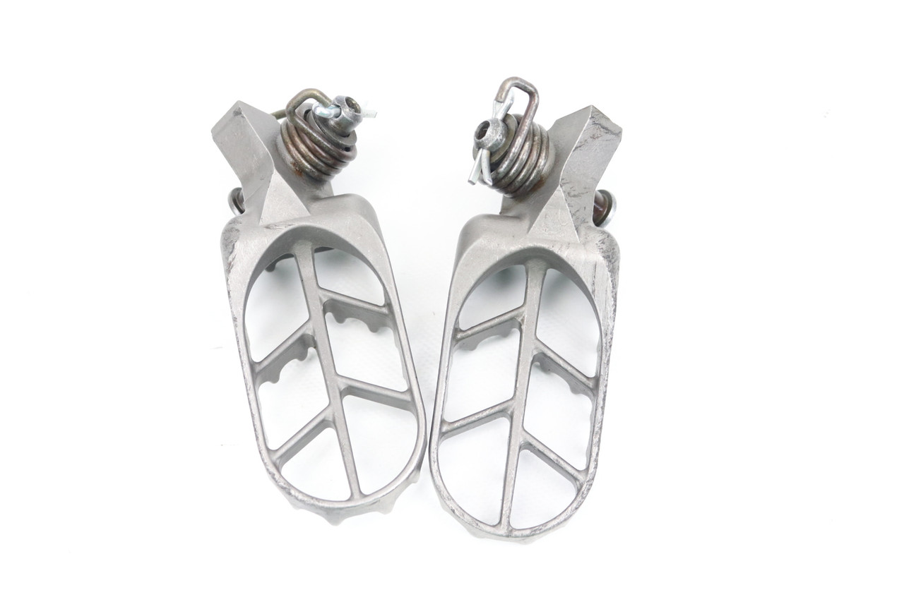 YZ / YZF 04-14 Footrests LH+RH Footpegs & Pins Yamaha 5XE-27421-02-00 #318