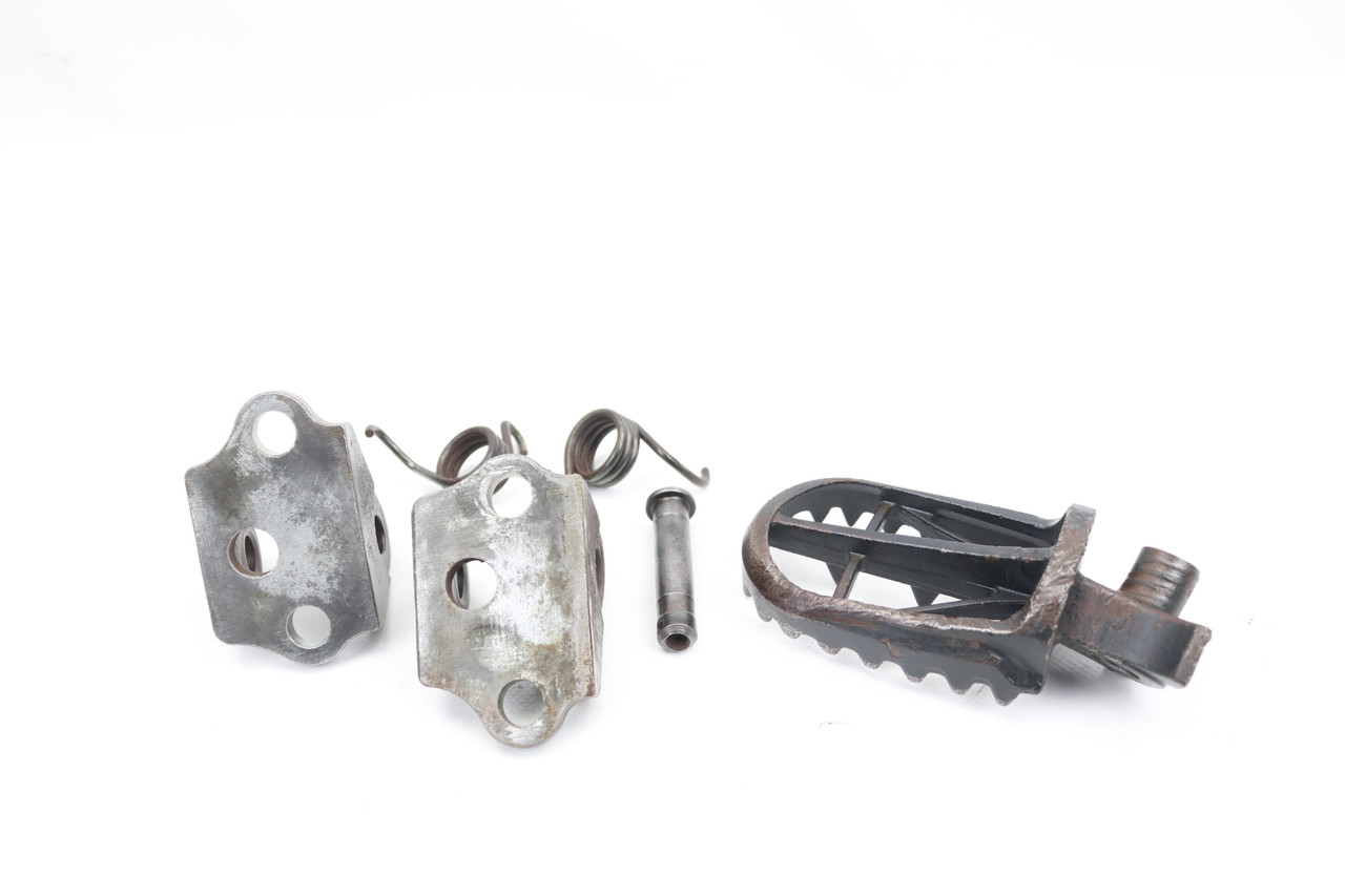 YZ250F 10-23 YZ450F 10-22 Left Foot Peg & Mount Set Yamaha 17D-27411-00-00 #319