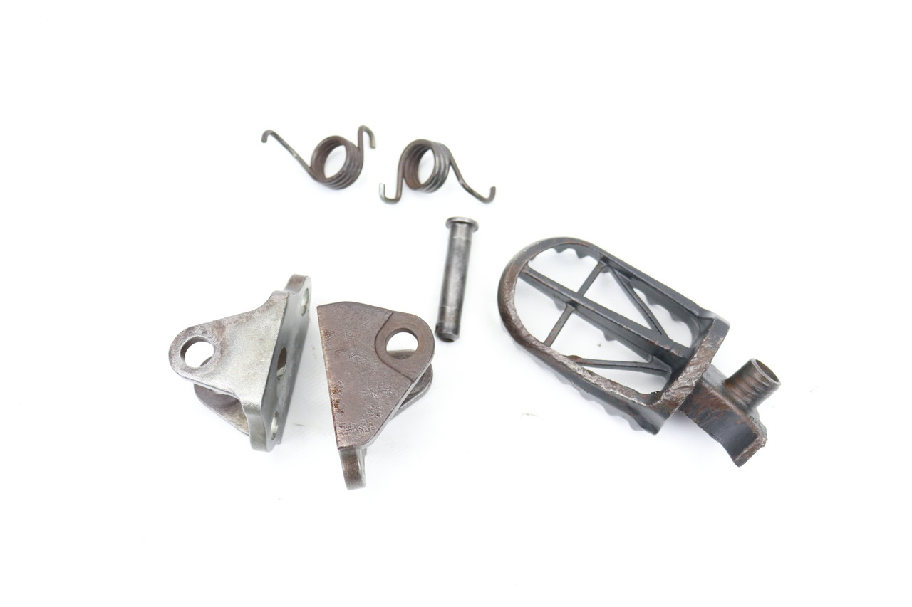 YZ250F 10-23 YZ450F 10-22 Left Foot Peg & Mount Set Yamaha 17D-27411-00-00 #319